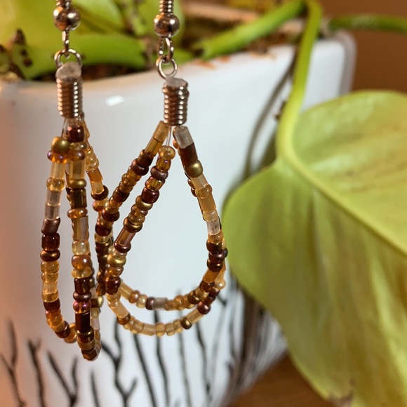 Beaded earrings - Picture 2 of 3